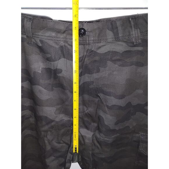 Pro Club Army Print Cargo Shorts Men's 44 - Picture 6 of 7